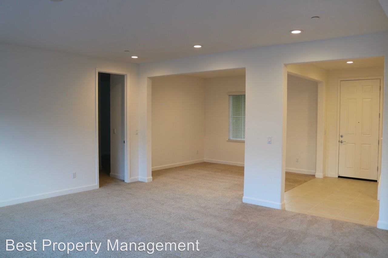 719 Jennifer Street - Photo 3 of 24