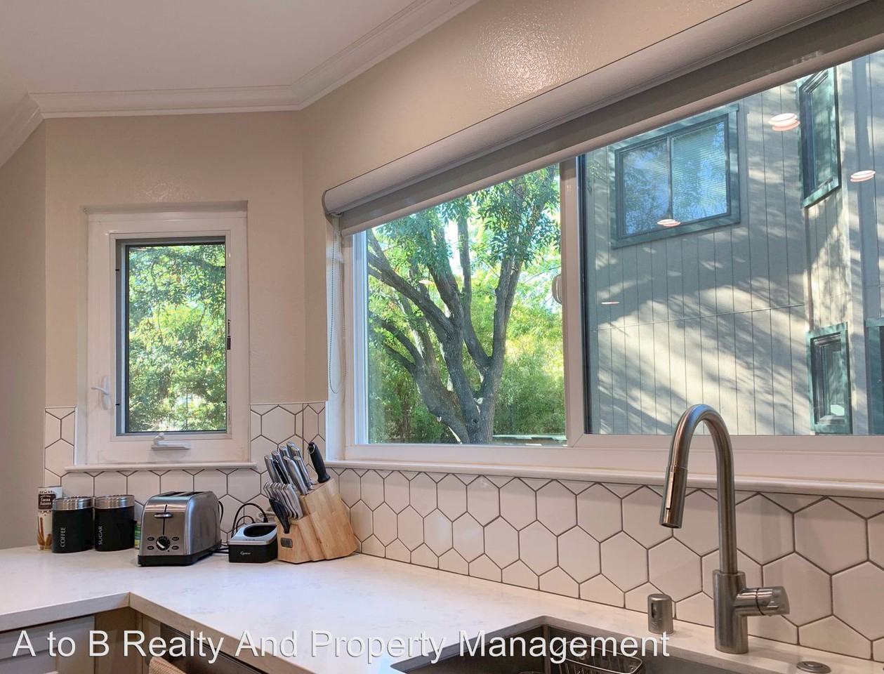 390 Union Ave #A - Photo 2 of 18