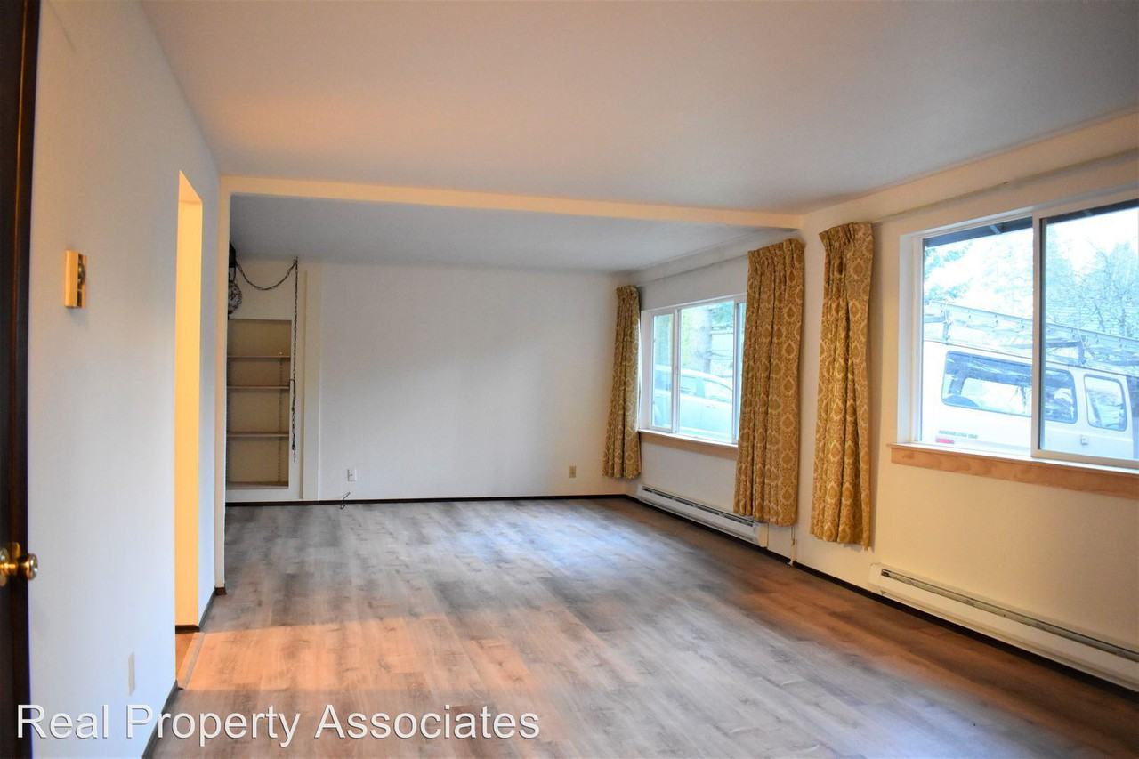 14205 77th Ave Ne - Photo 2 of 17