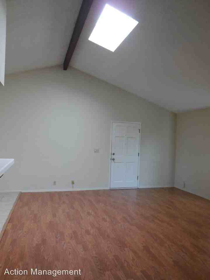 430 Ohio Avenue #D - Photo 2 of 15
