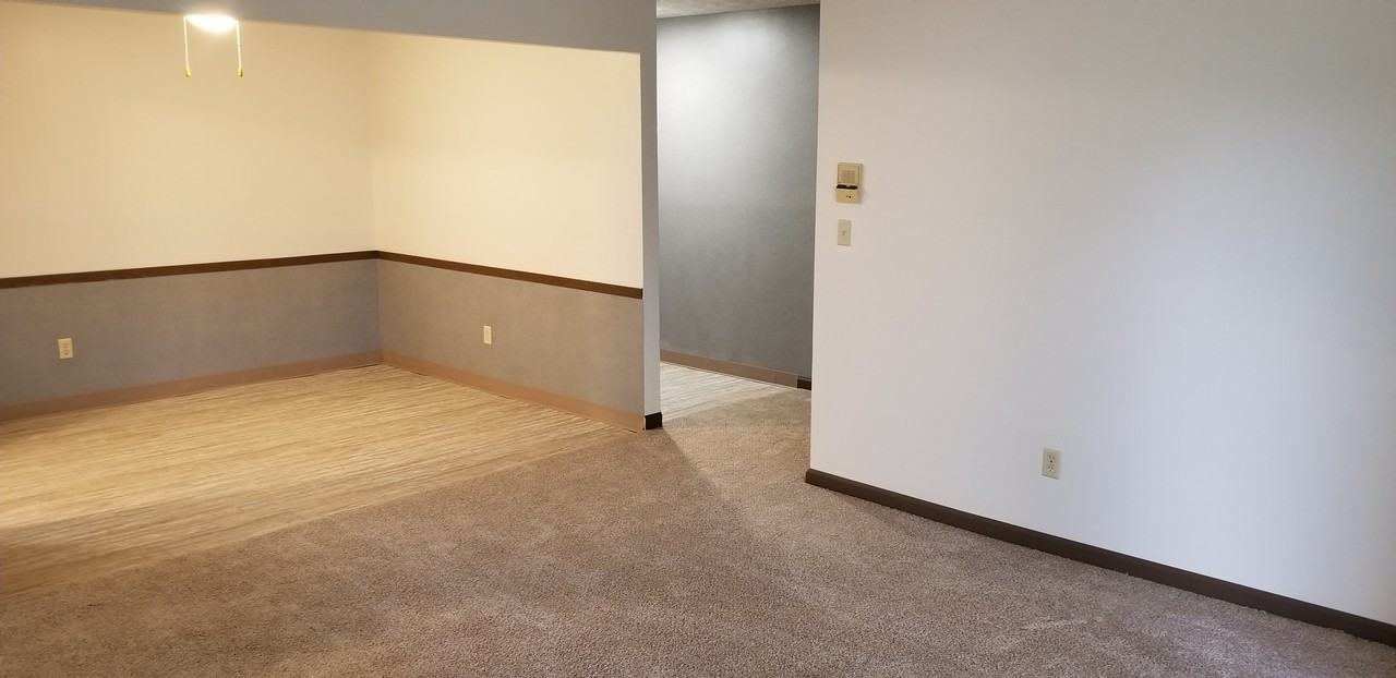 1565 Hampton Knoll Dr - Photo 3 of 6