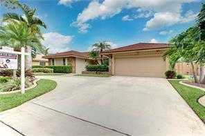 9641 Nw 10th Ct - Photo 3 of 10