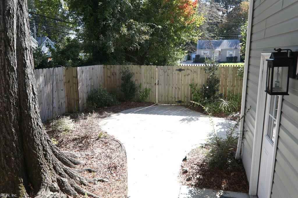 6216 Asfari Court - Photo 3 of 28