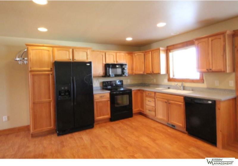 2029 Lake Hills Dr - Photo 3 of 9