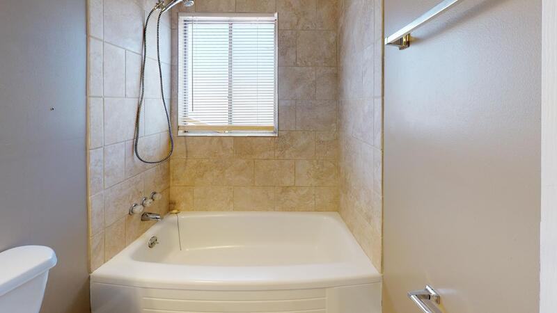 6208 Chinquapin Pkwy - Photo 2 of 8