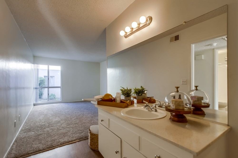 Villa Capri Apartments - Photo 3 of 11