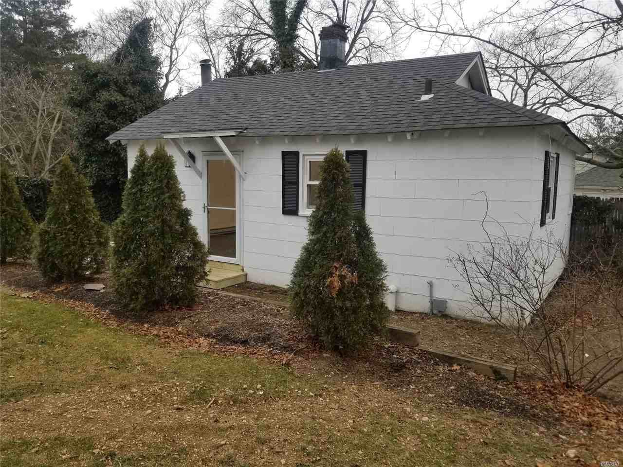 6 Bay Ave - Photo 2 of 18