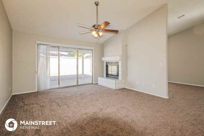 7426 West Sierra Street - Photo 3 of 16