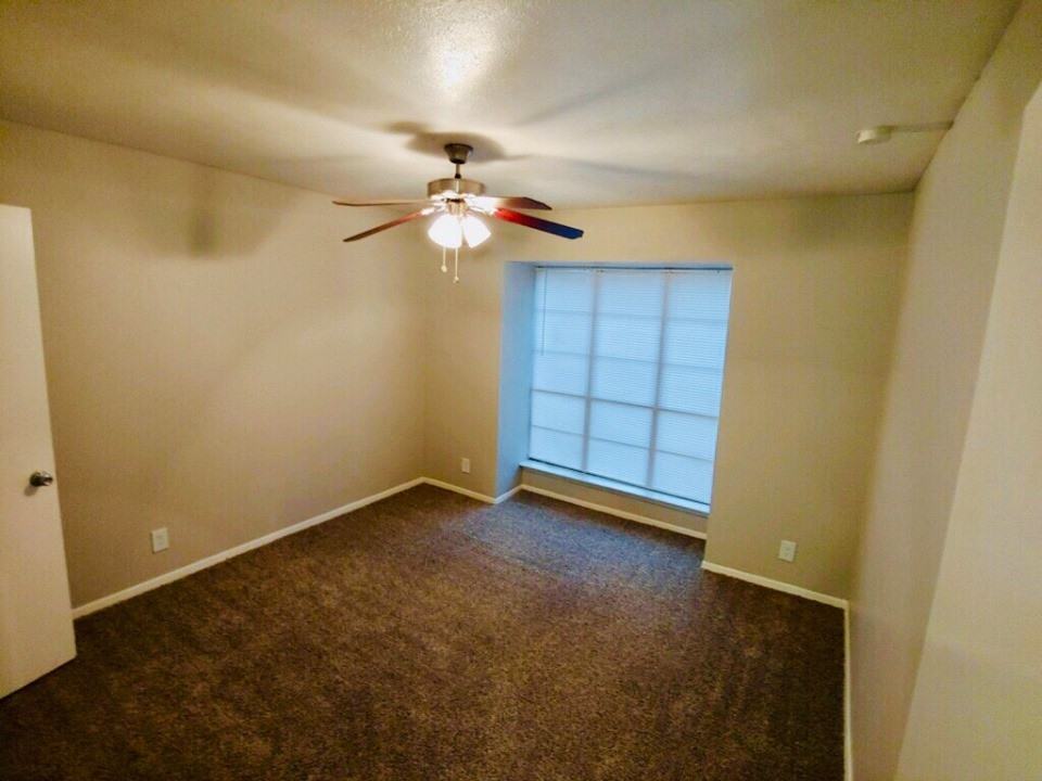 3100 East Park Row Drive - Photo 3 of 15