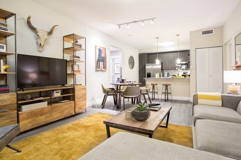 Shalimar at Davie - Photo 2 of 13