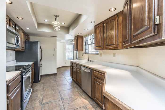 2173 East Bishop Drive - Photo 2 of 17