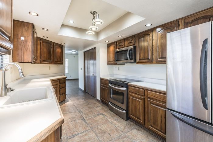 2173 East Bishop Drive - Photo 3 of 17