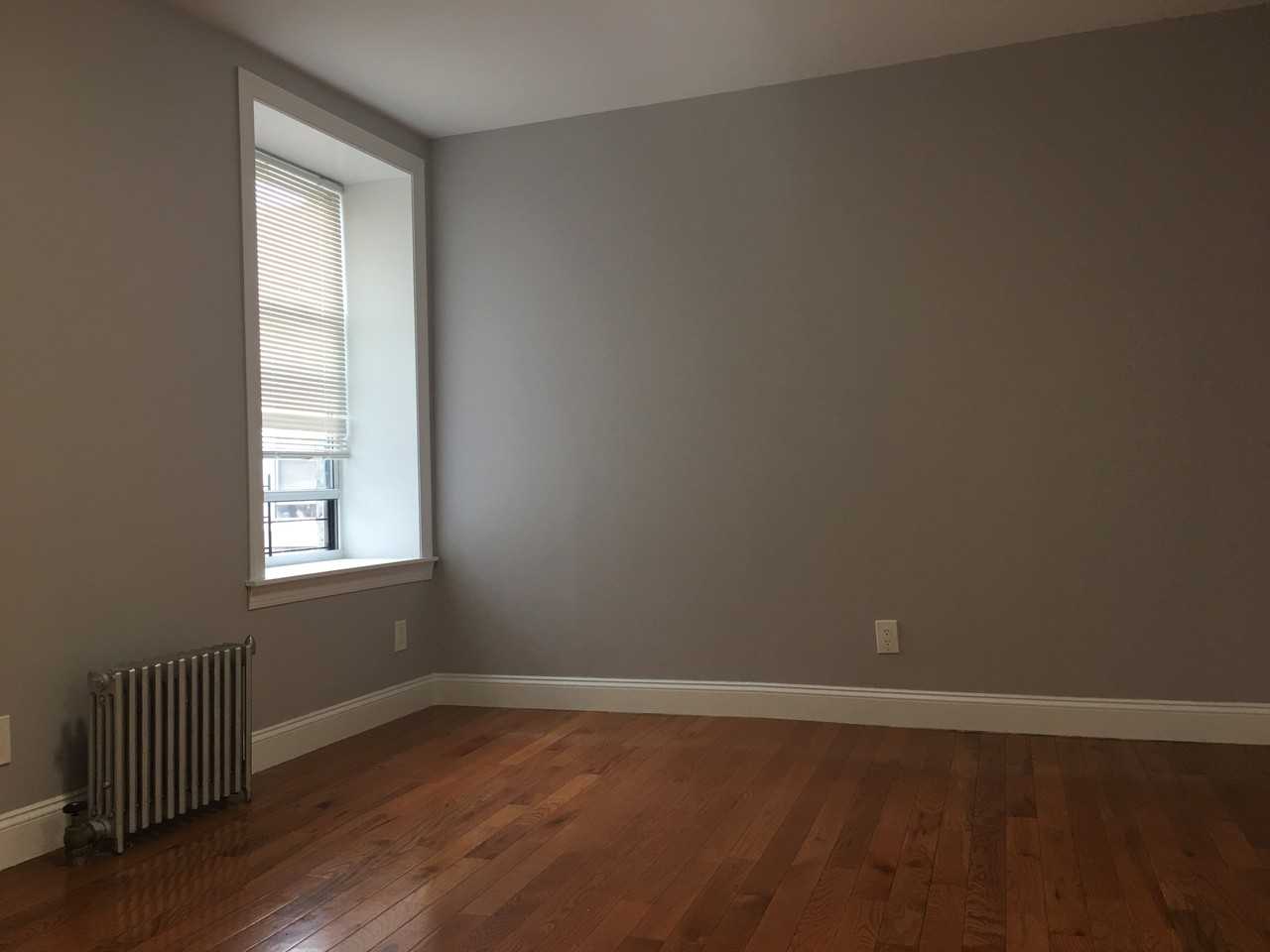 Post Ave & Dyckman St #51