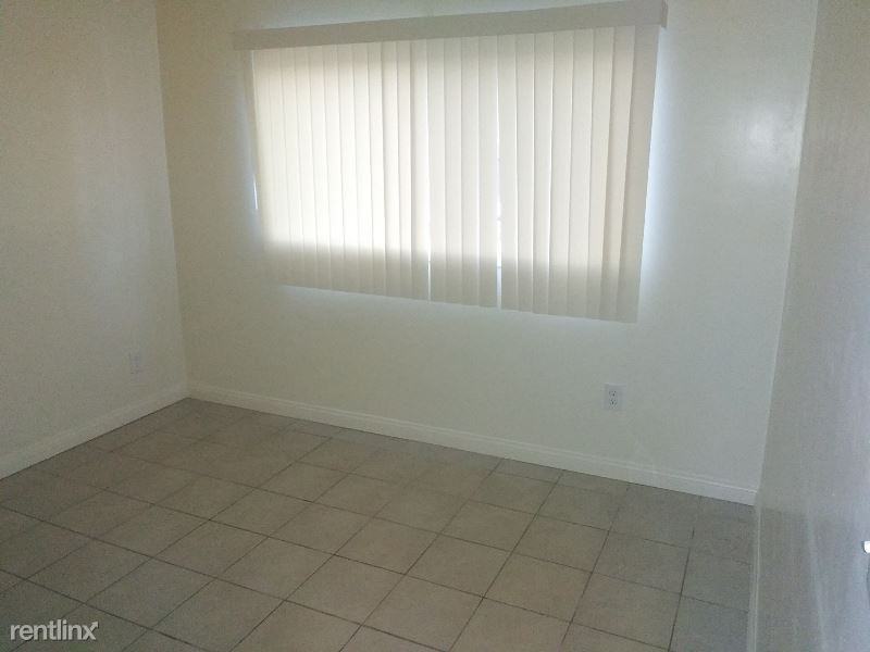 14039 Orizaba Ave - Photo 3 of 10