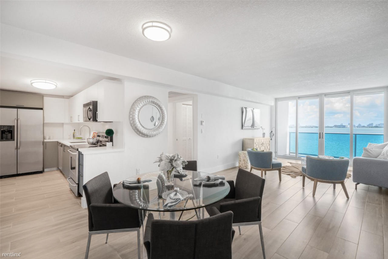 1880 S Treasure Dr - Photo 2 of 14