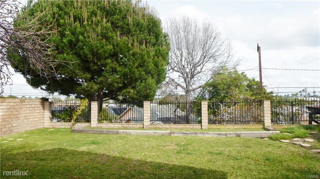 2687 Clarellen St - Photo 3 of 10