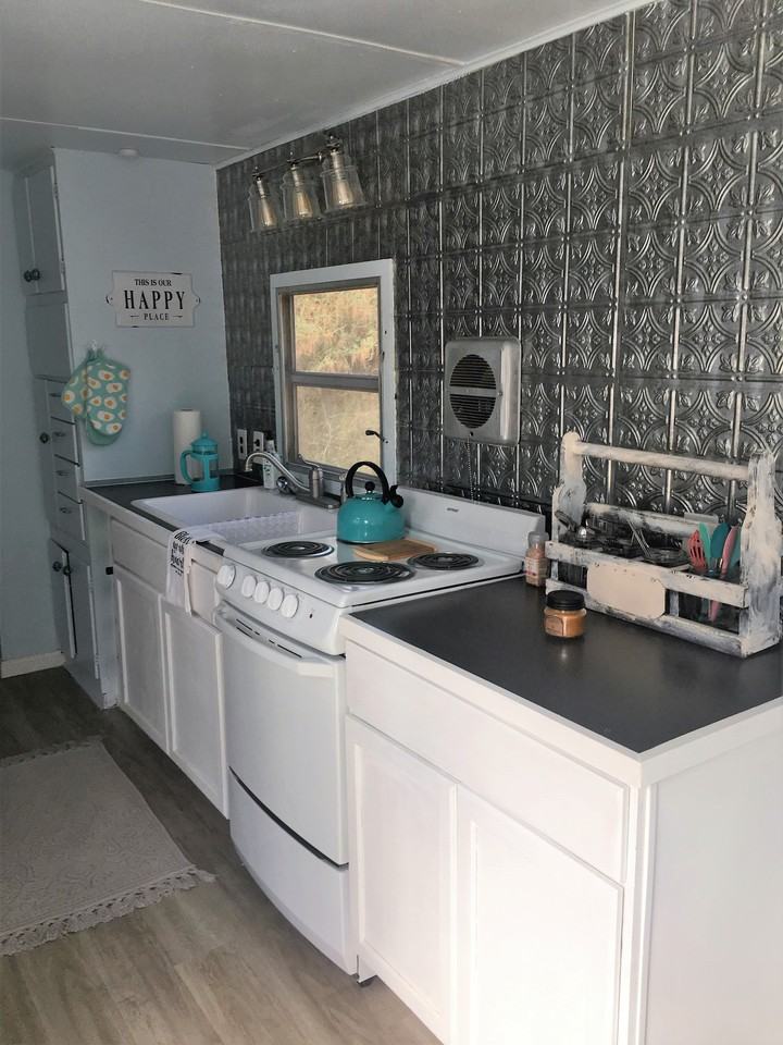 9025 Mann Lane - Photo 5 of 11