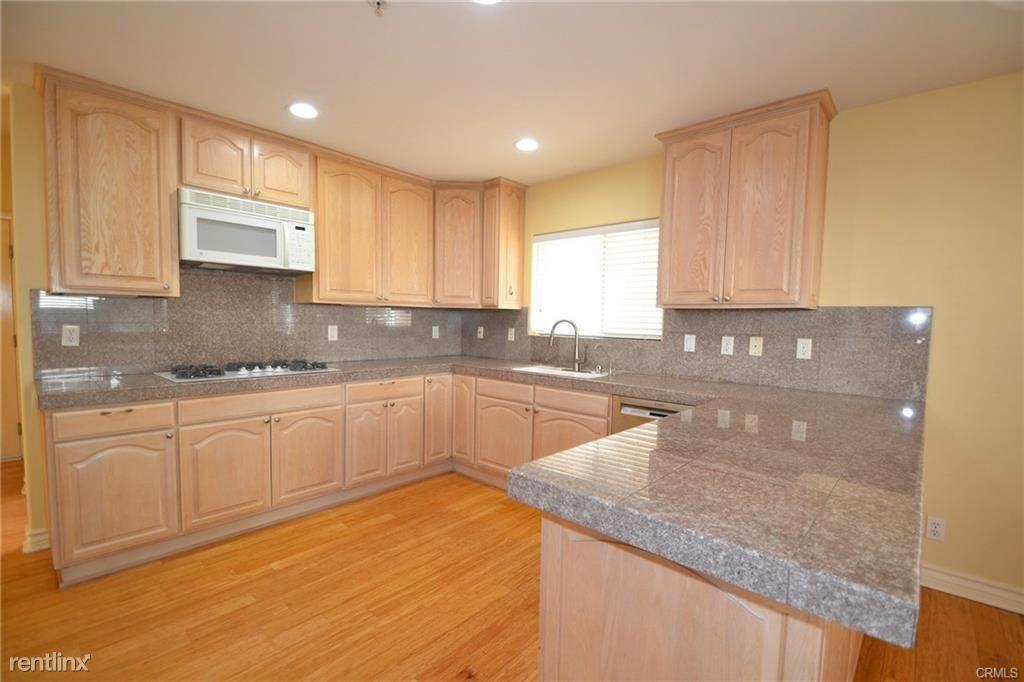 2203 Harriman Ln #B - Photo 3 of 10