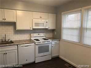 Long Lake And Coolidge - Photo 2 of 4