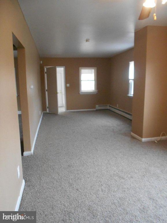 87 S Dupont Rd - Photo 3 of 13