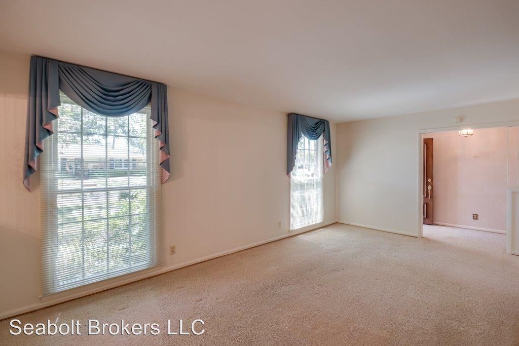 1 Broadmoor Circle - Photo 2 of 7