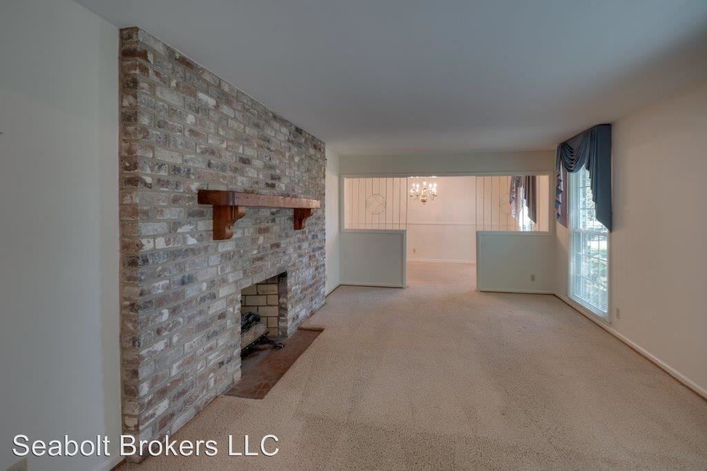 1 Broadmoor Circle - Photo 3 of 7