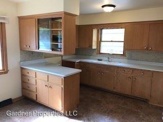 5138 N 107th Street - Photo 2 of 17