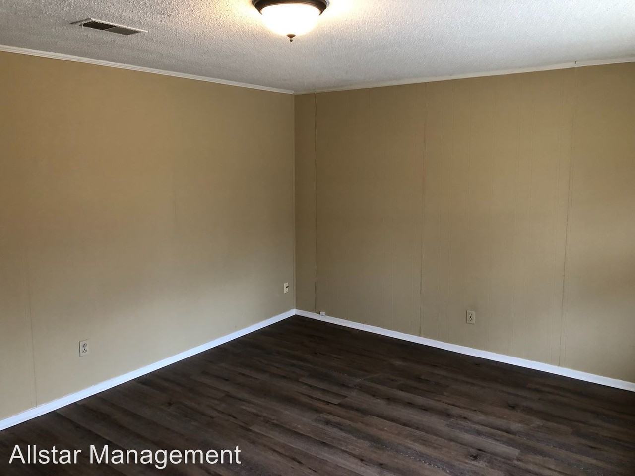 207 Claude St. - Photo 2 of 7