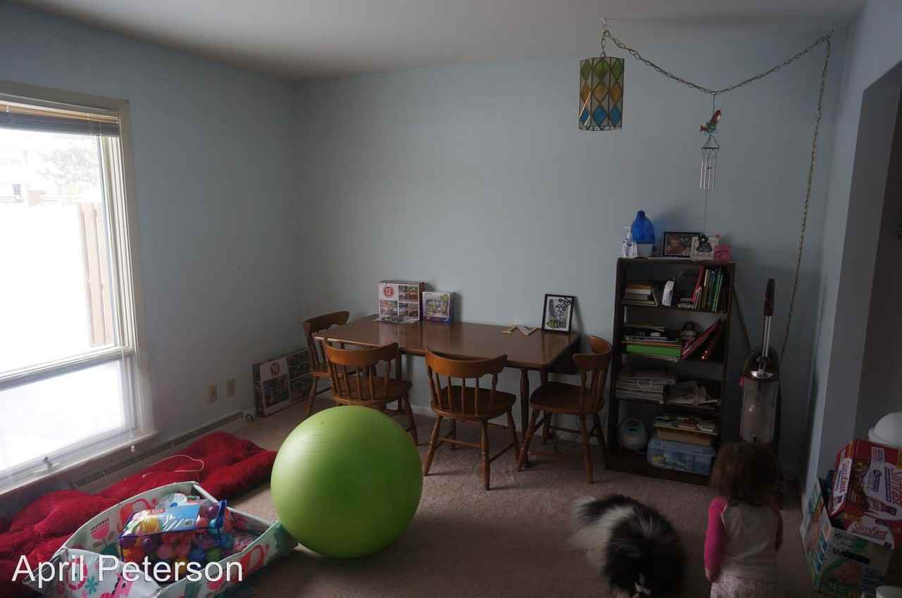 321 Kelly Circle - Photo 3 of 17