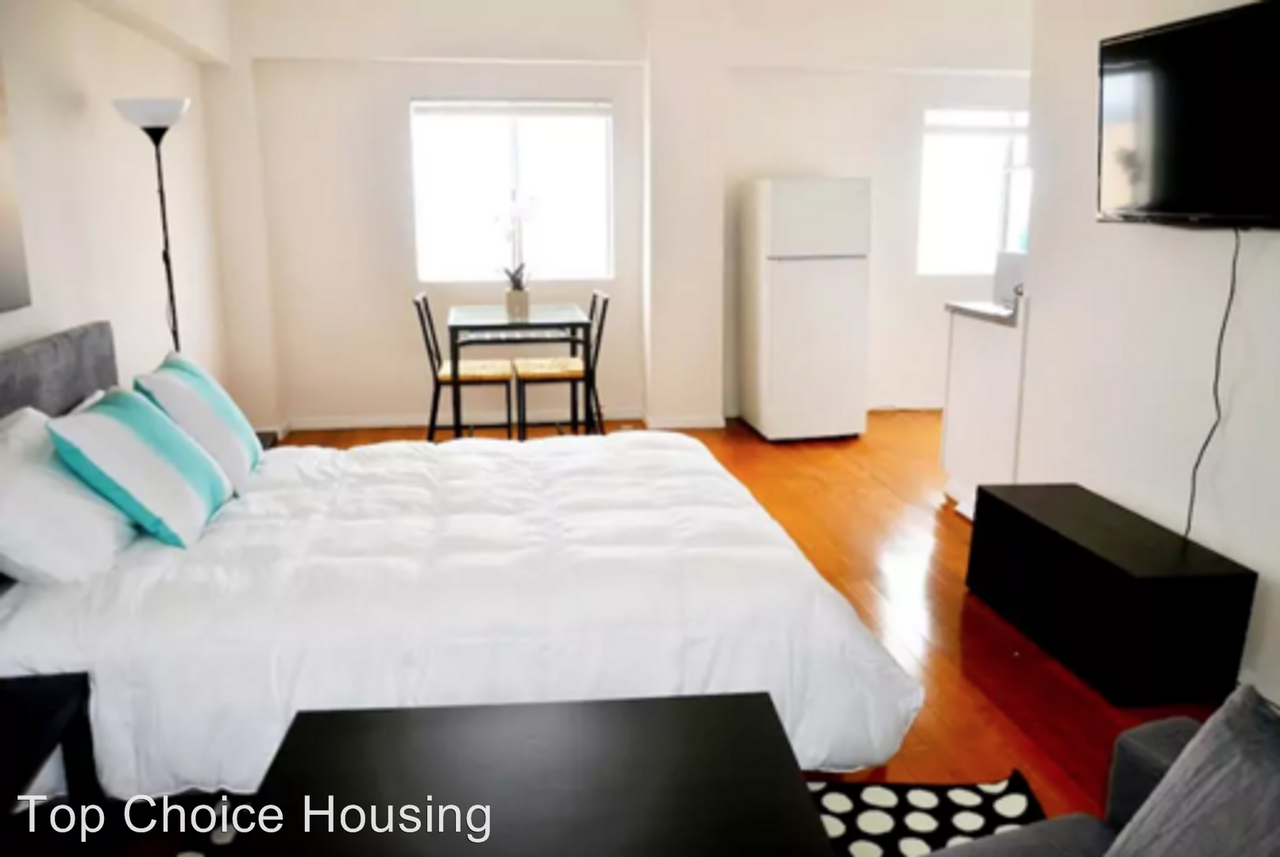 1101 Ocean Front Walk - Photo 3 of 7