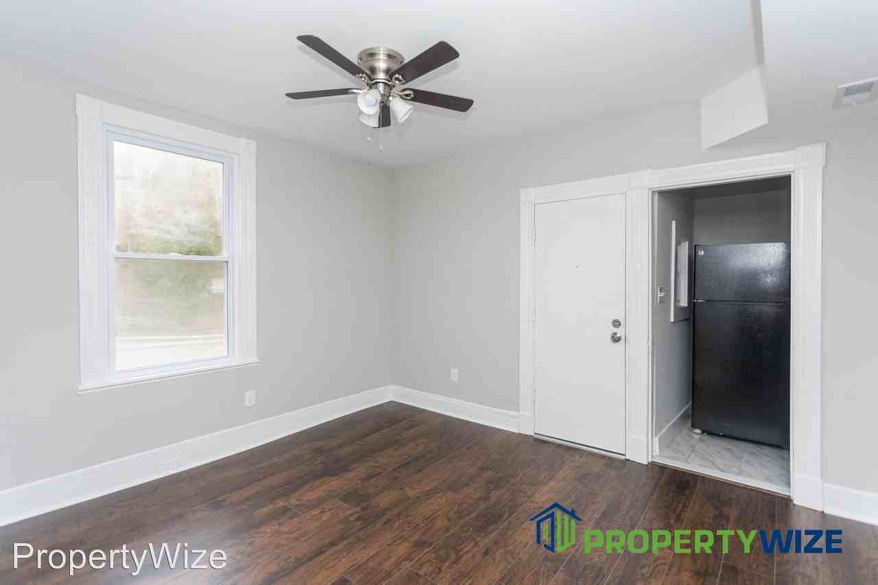 5821 Royal Oak Avenue - Photo 3 of 19