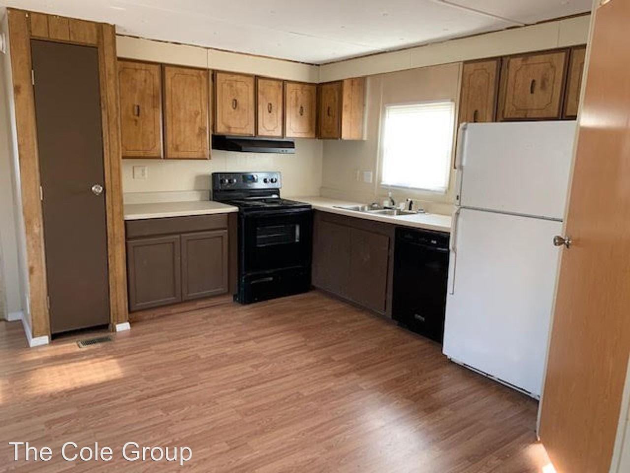 1521 Dawn Dr N - Photo 2 of 11