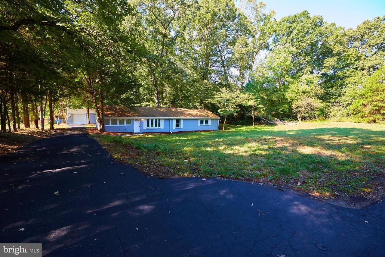 13223 Poplar Hill Rd - Photo 3 of 33