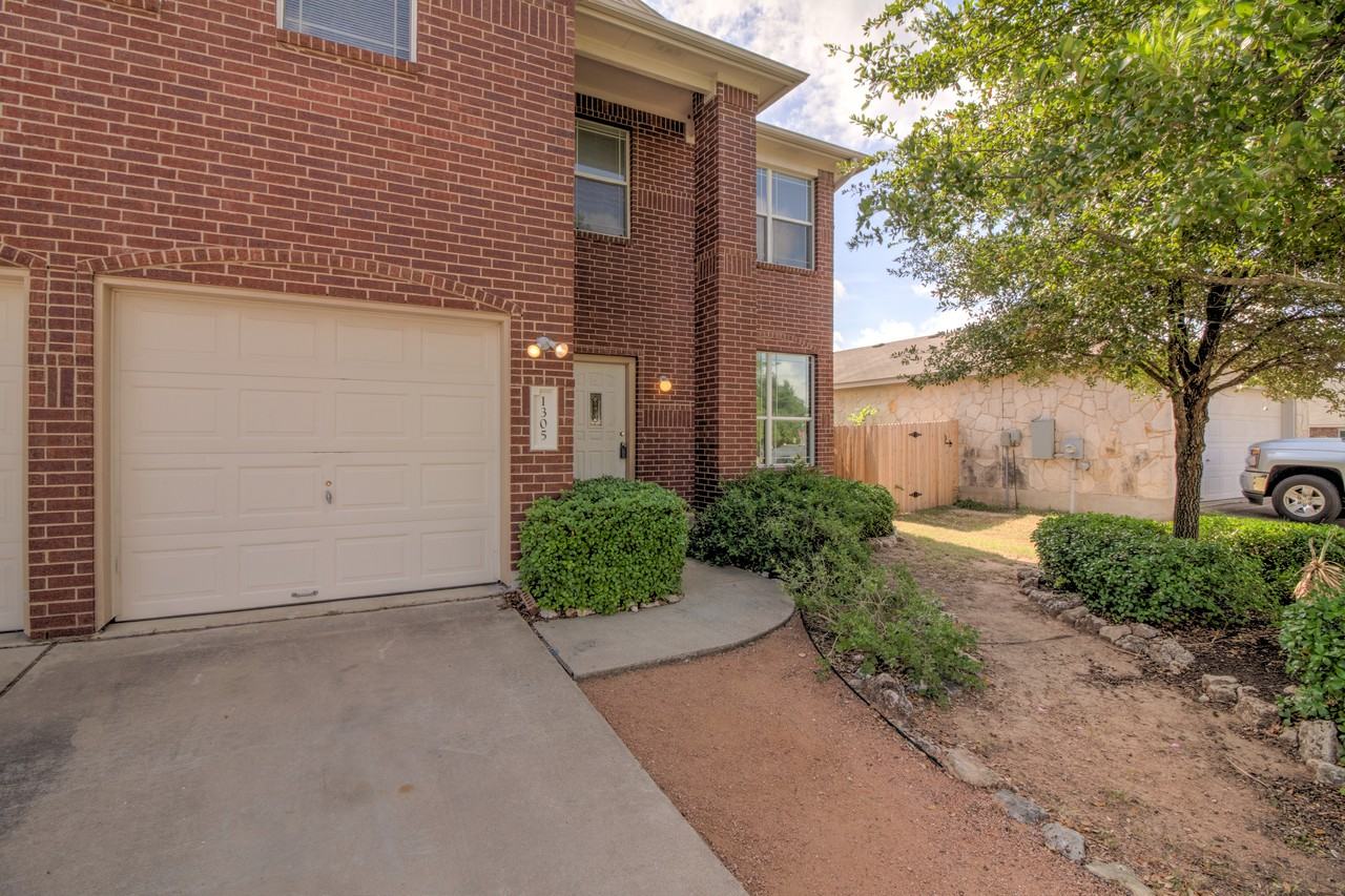 1305 Kenneys Way - Photo 2 of 30