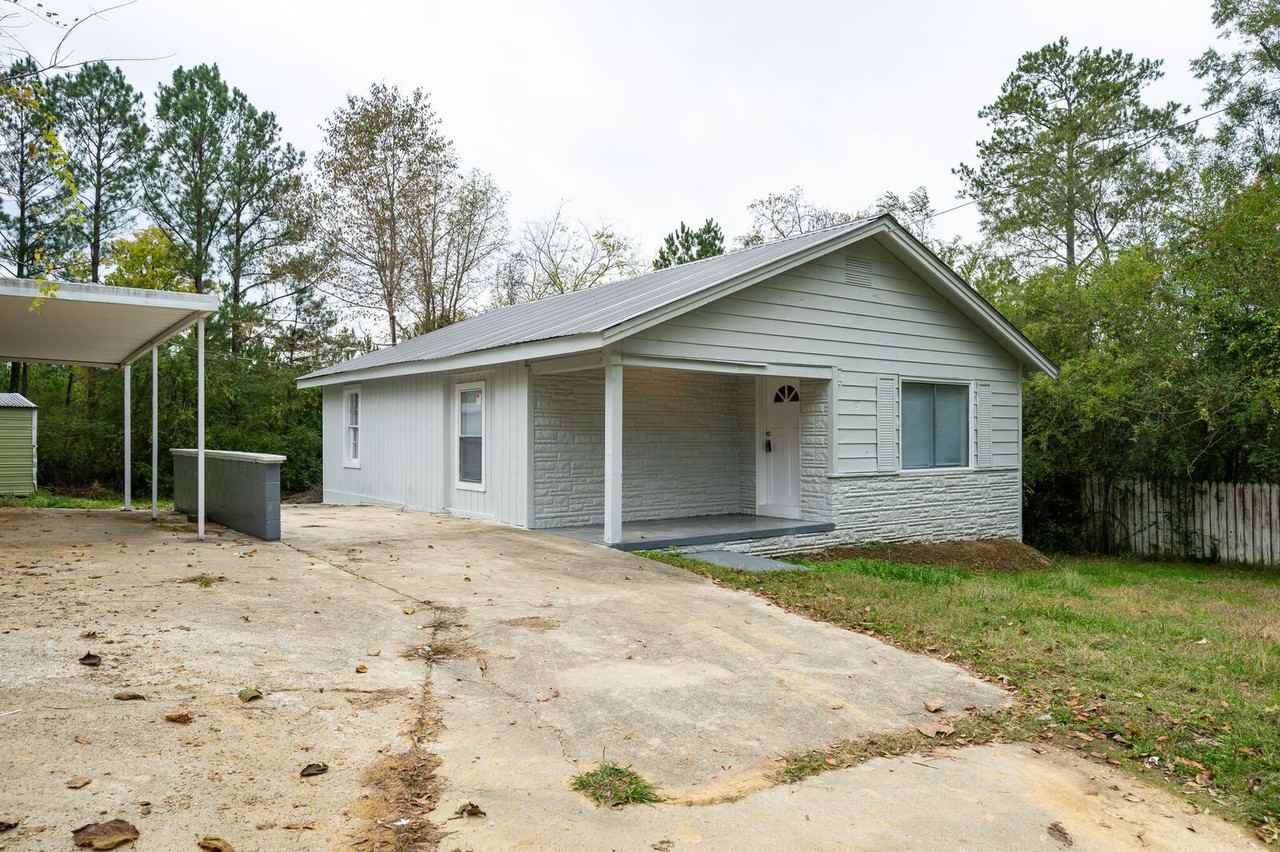 9034 Allinder St - Photo 3 of 31