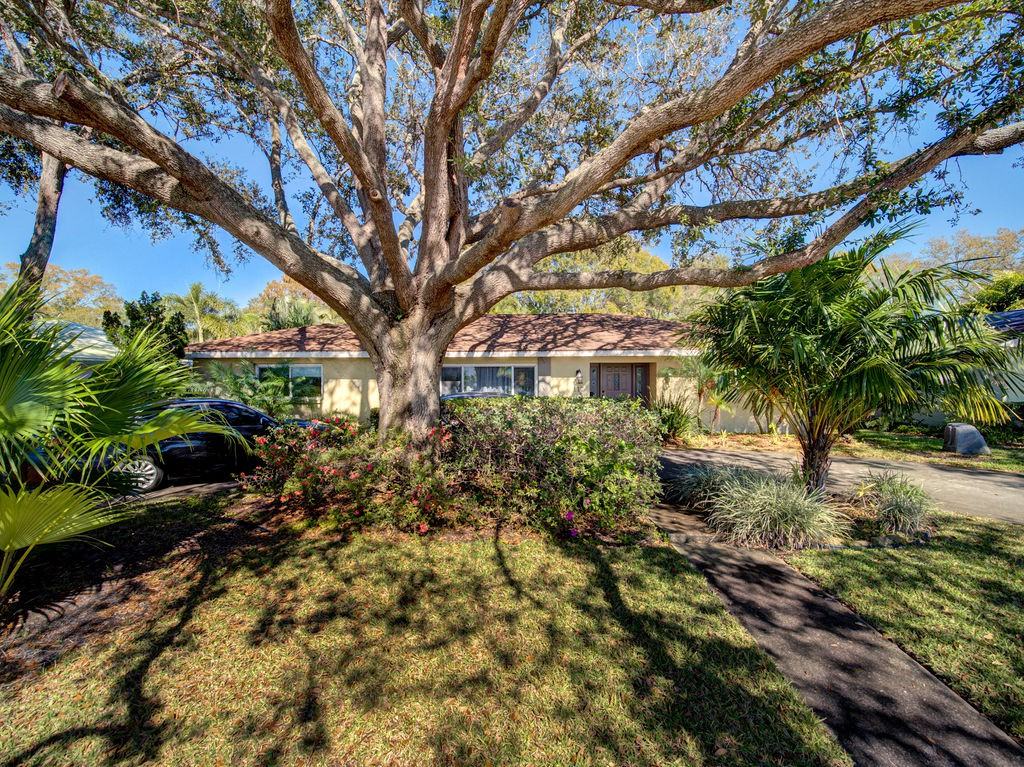 117 34th Ave N - Photo 2 of 27