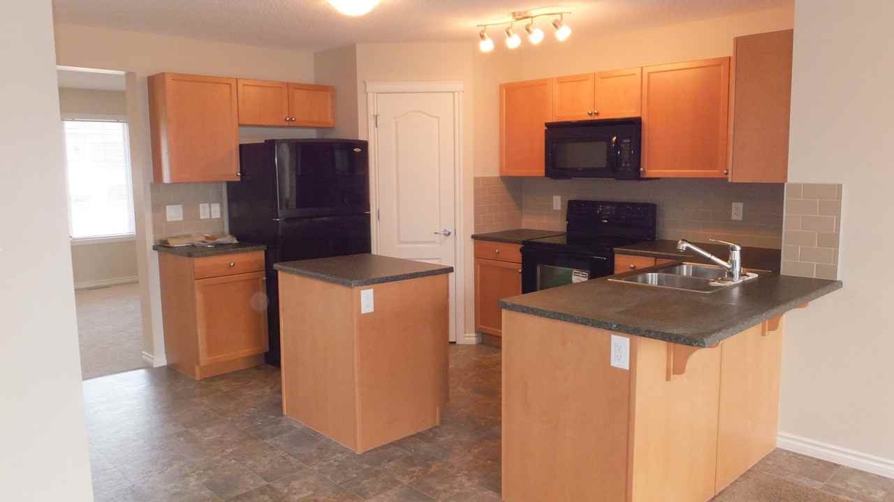 1563 - 35 Avenue Nw - Photo 2 of 17