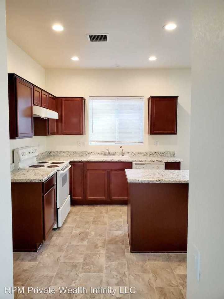 11606 W. Kinderman Drive - Photo 3 of 16