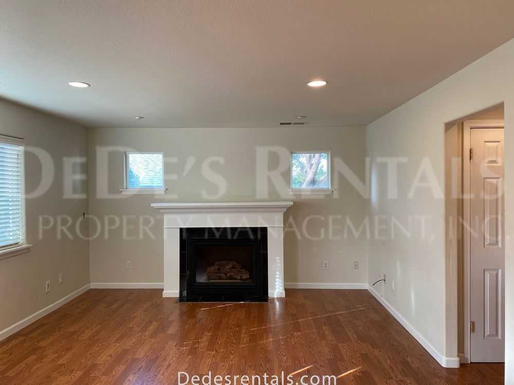 626 Brentwood Drive - Photo 2 of 10