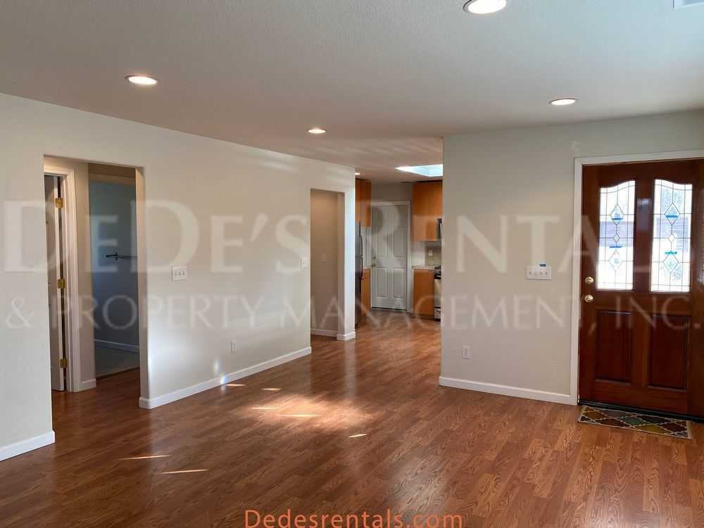 626 Brentwood Drive - Photo 3 of 10