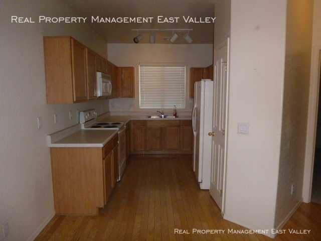 422 N Mahogany Ct - Photo 2 of 5