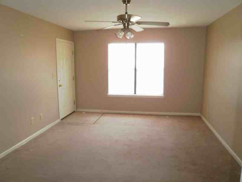 2211 Conrad Dr #6 - Photo 3 of 8