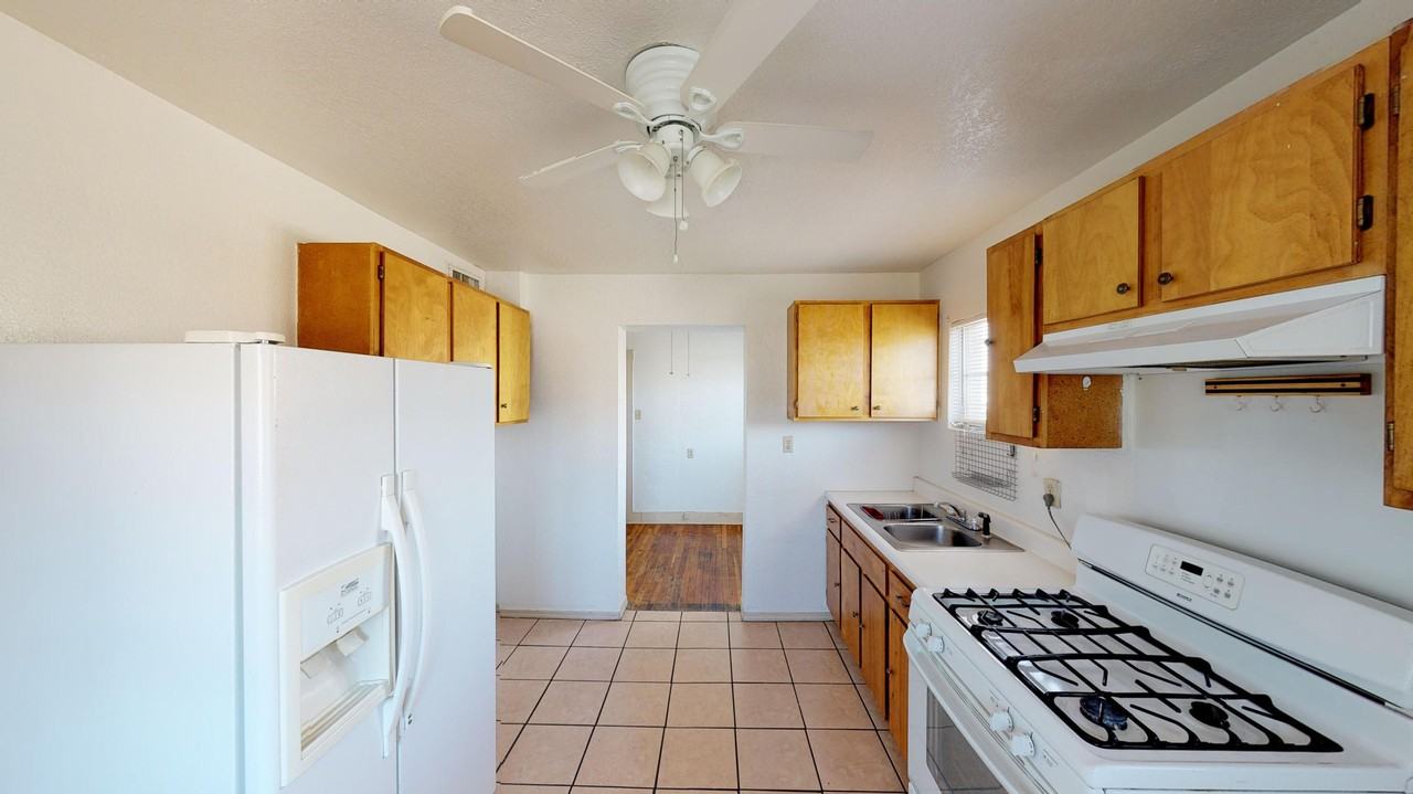 4415 Bliss Avenue - Photo 3 of 33