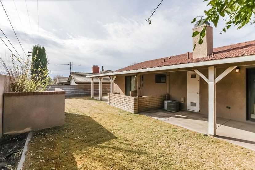 5465 Acacia Ave - Photo 3 of 16