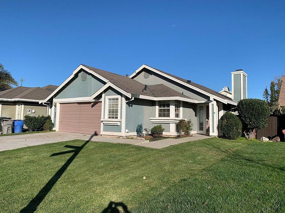 304 Sumatra Dr - Photo 3 of 11