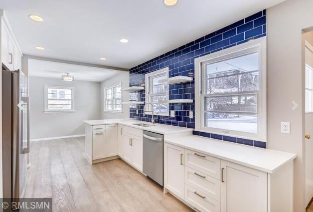 2540 Regent Avenue N - Photo 2 of 6