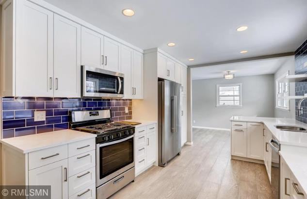 2540 Regent Avenue N - Photo 3 of 6