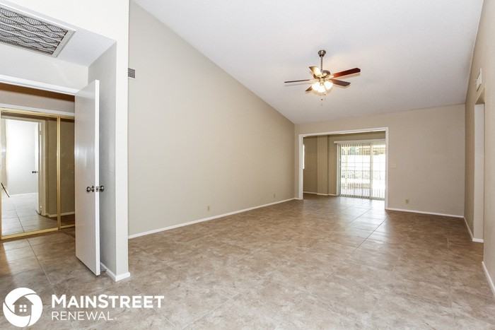 6016 West Desert Cove Avenue - Photo 2 of 14