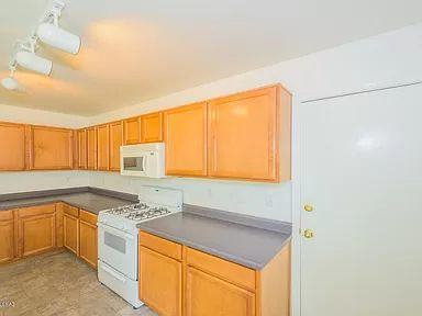 3495 N Sierra Falls Pl - Photo 3 of 17