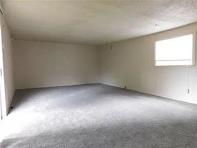 1717 Hemphill Dr - Photo 2 of 14